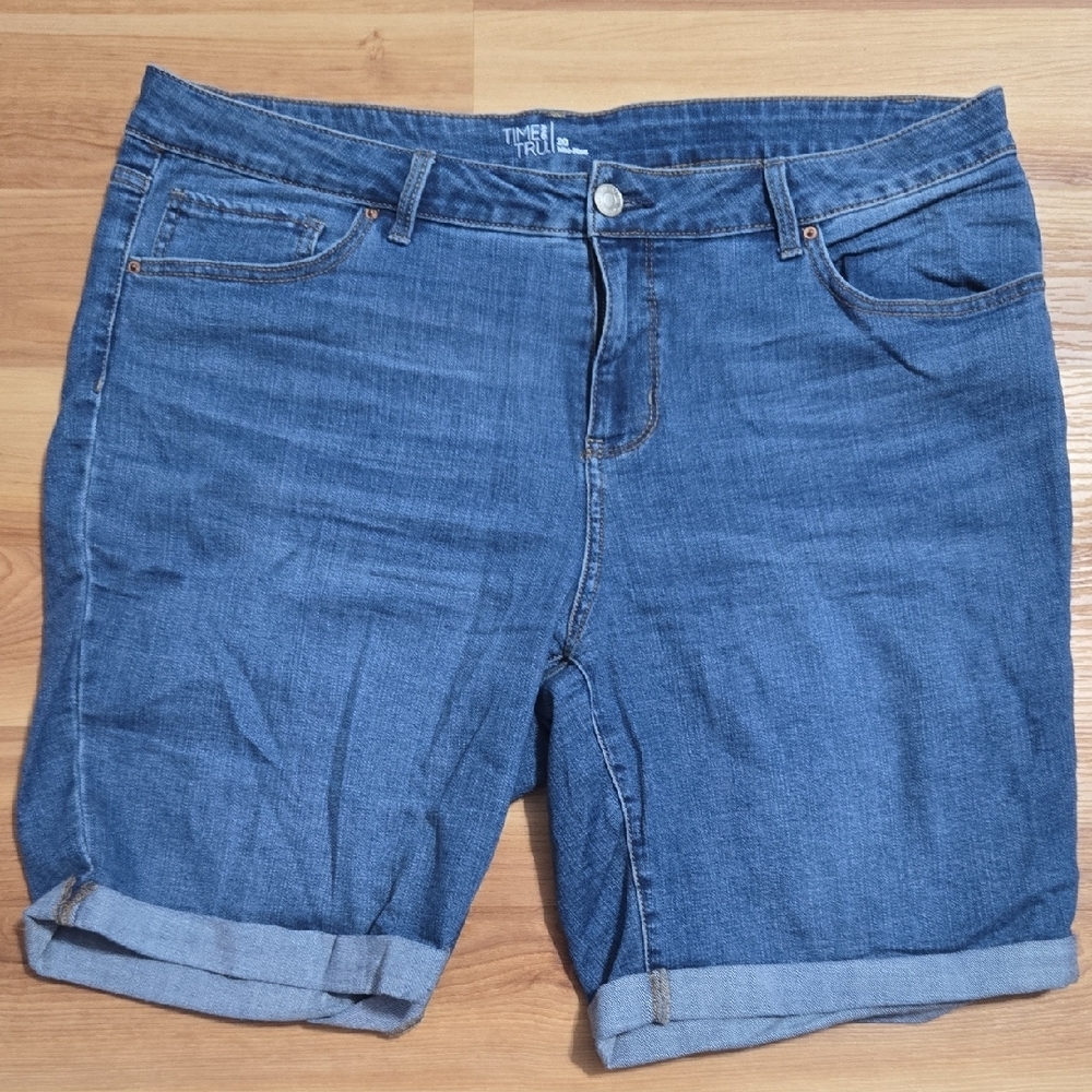 time and tru mid rise jean shorts